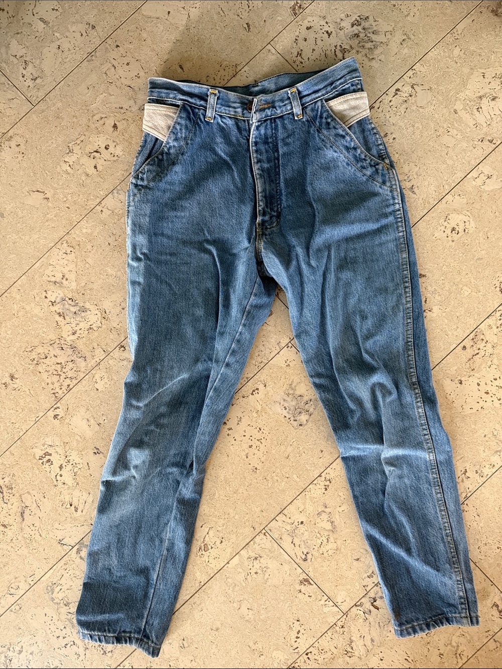 High-Rise Blue Women's Jeans - Classic Vintage-Inspired Fit